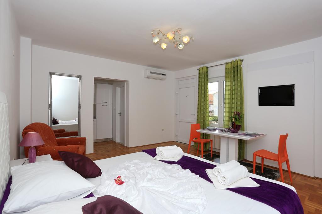 Apartments Maruna Self check-in Zadar Exterior foto