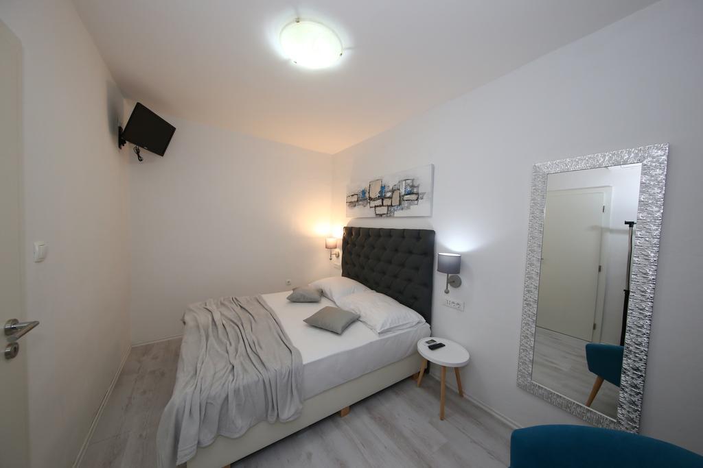 Apartments Maruna Self check-in Zadar Exterior foto