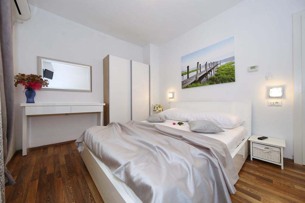 Apartments Maruna Self check-in Zadar Exterior foto